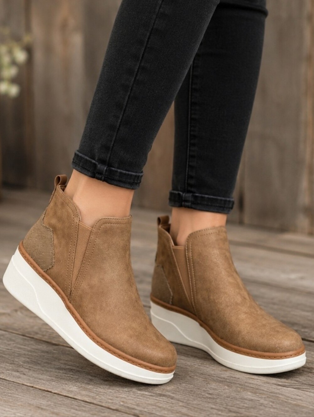 Blowfish Malibu Charming Y2K Boho Minimalist Comfort Wedge Sneaker Boot 7.5M
